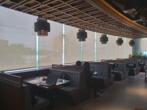 Jual Roller Blind Bahan Solar Screen merek Sharp Point di Makassar. Cocok untuk kantor, hotel, rumah sakit, cafe, dan restoran