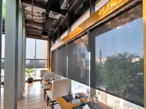 Jual Roller Blind Bahan Solar Screen merek Sharp Point di Makassar. Cocok untuk kantor, hotel, rumah sakit, cafe, dan restoran